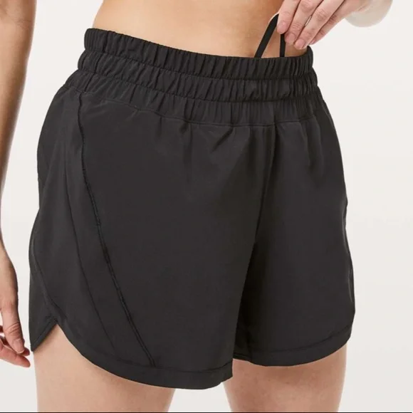 NWT Lululemon Track That Mid Rise Short 5" Lined 
Black Size 2 - Picture 8 of 8
